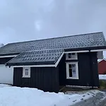 Lofoten- Fjøsen Feriehus *