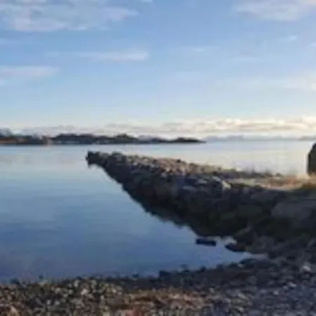 Lofoten- Fjosen Casa de Férias *