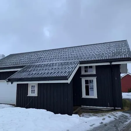 Lofoten- Fjosen Casa de Férias *
