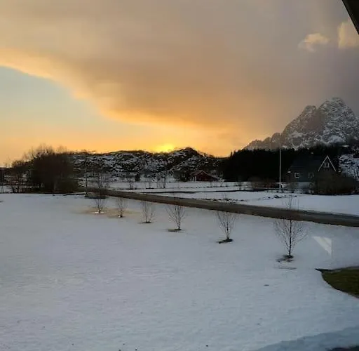 Semesterbostad Lofoten- Fjosen *
