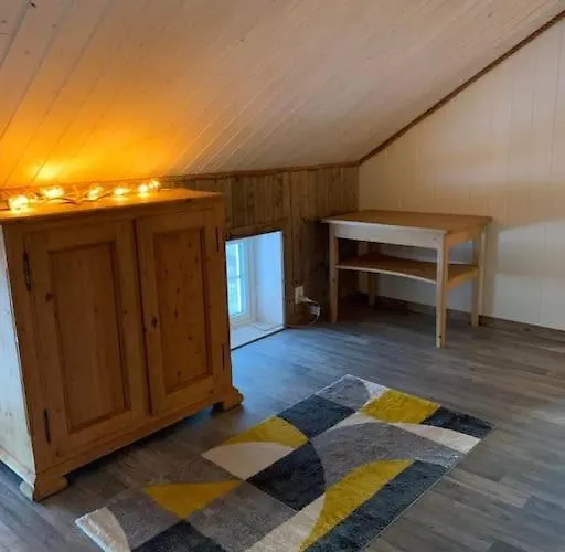 Lofoten- Fjøsen Feriehus