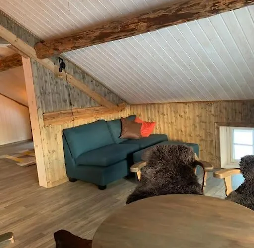 Feriehus Lofoten- Fjøsen *