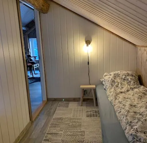 度假居 Lofoten- Fjosen Orsvag