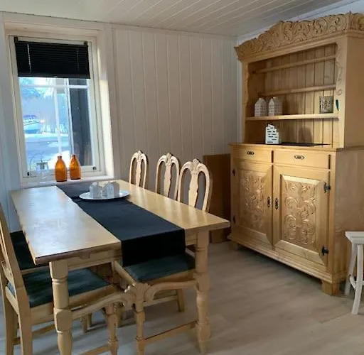 Lofoten- Fjosen Semesterbostad