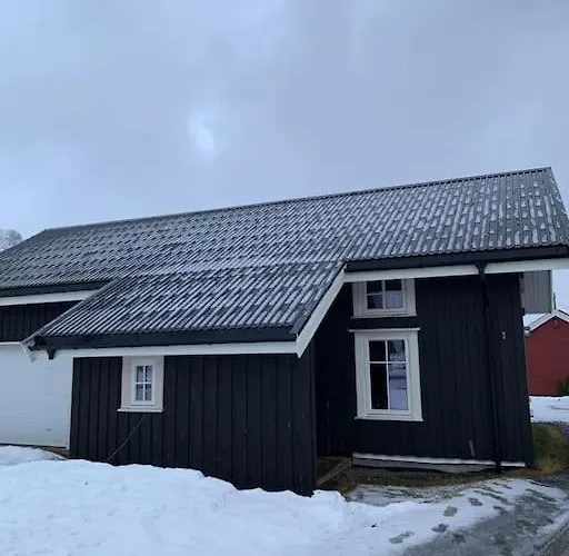 Lofoten- Fjosen Semesterbostad *