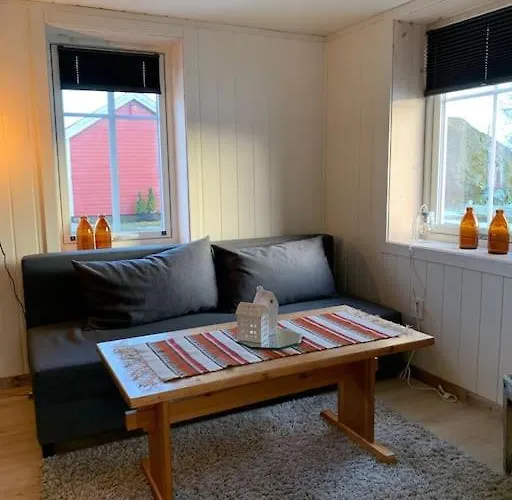 Semesterbostad Lofoten- Fjosen *